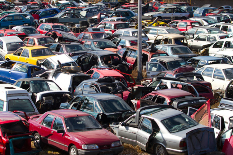 Nelegalno 52 autootpada i autoservisa