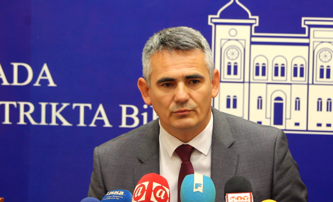 Milić pozvao Bosića da zajedno objave imovinske kartone