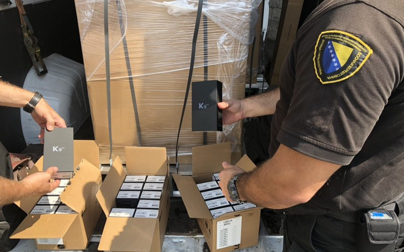 Zaplijenjeno 1.700 mobilnih telefona