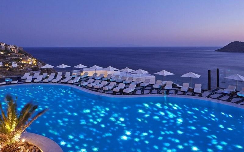 Iznajmljivanje ležaljke na Mikonosu u Grčkoj košta od 300 do 500 eura