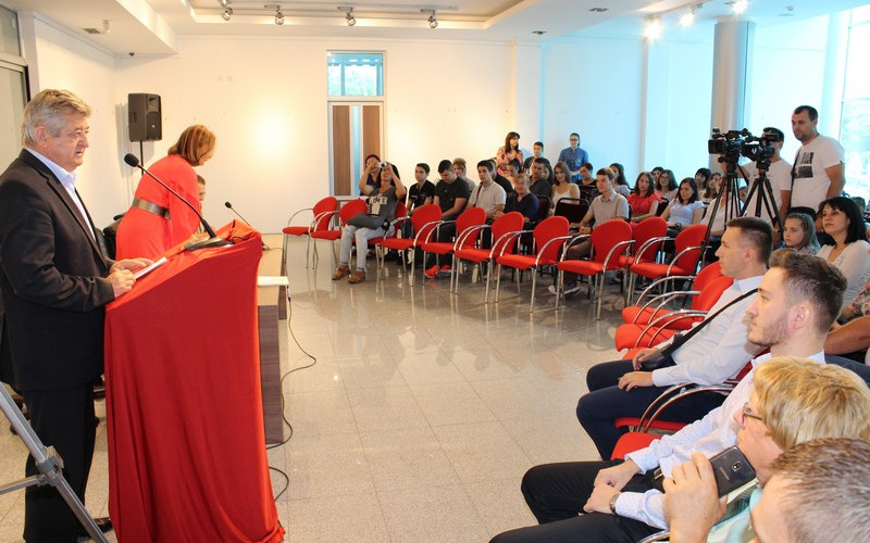 Priznanje za najuspješnije učenike i prosvjetare