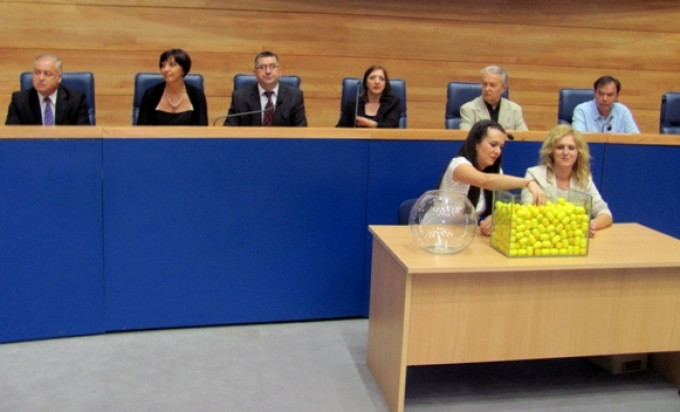 Žrijebanje političkih subjekata obilježili tehnički problemi