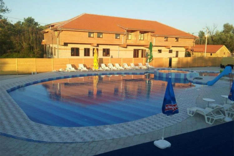 Učenik iz Tuzle se udavio u bazenu u Jagodini