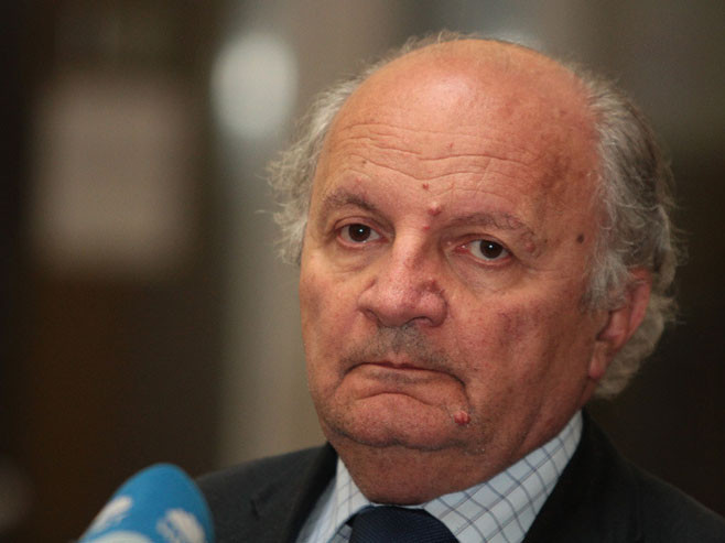 Finci: Јevreji neugodno iznenađeni natpisima u Tuzli i Sarajevu