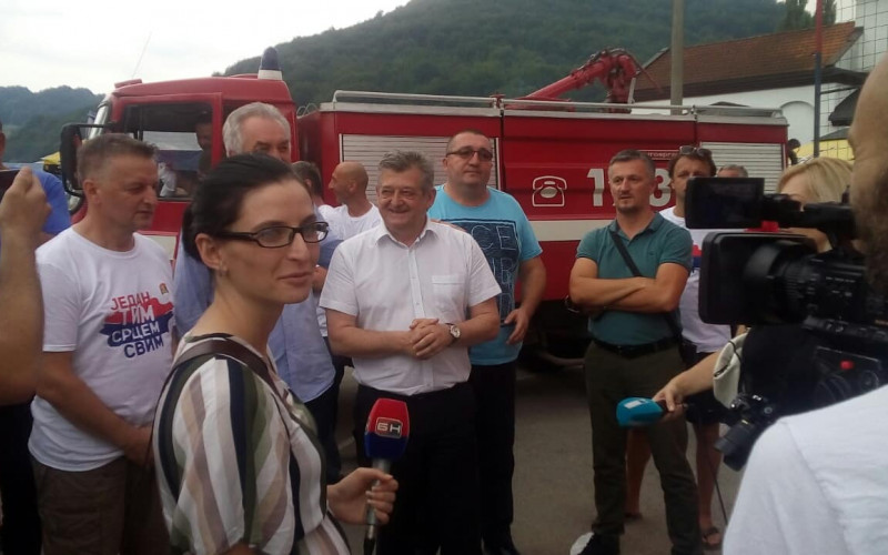 Bijeljina donirala vatrogasno vozilo Šekovićima