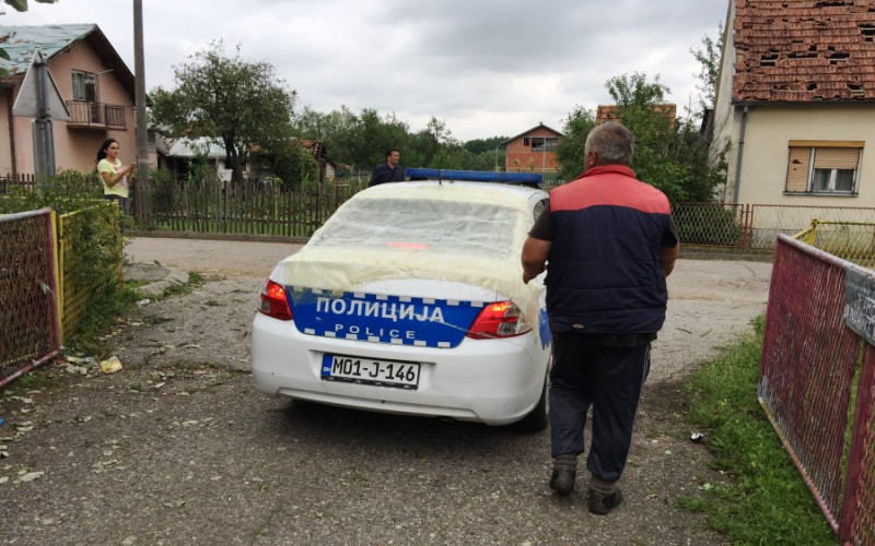 Stradala i policijska vozila zbog nevremena