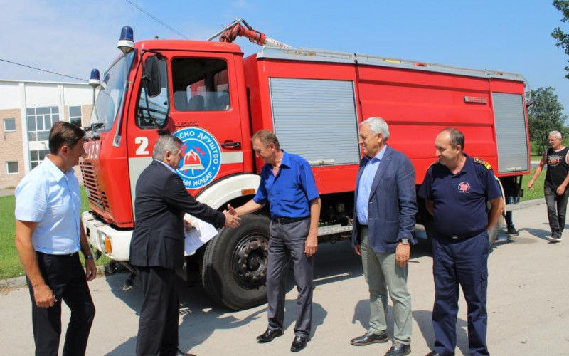Pomoć Grada Bijeljina vatrogascima u Donjem Žabaru