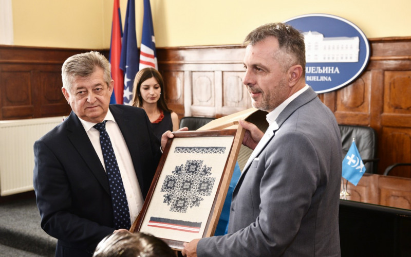 Radojičić u Bijeljini: Za Srpsku važno da dva grada pokazuju saradnju