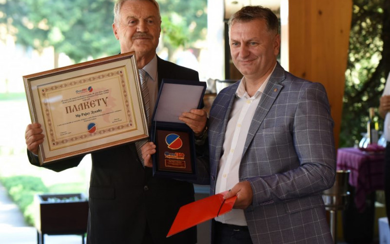 Fond PIO zahvalio osiguraniku što ne ide u penziju