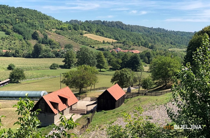 Vlada Srpske planira da mlade useli u napuštene komšijske kuće