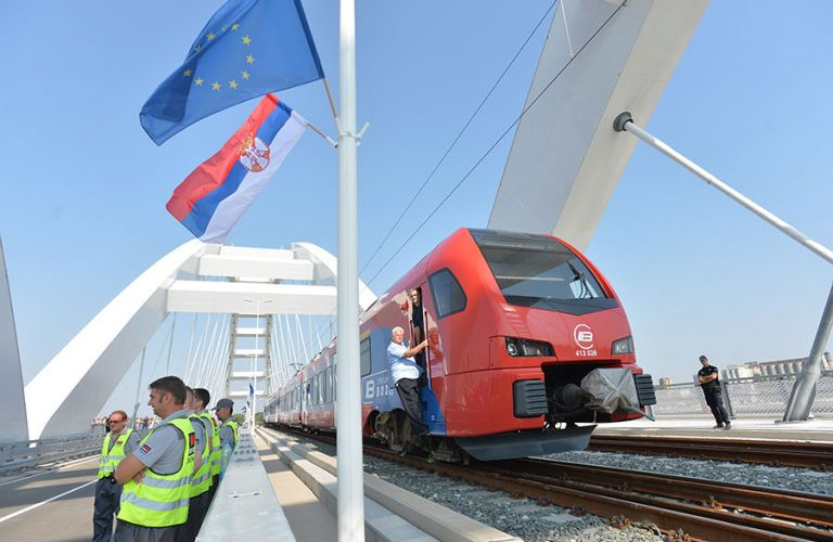 Vučić i Han otvorili Žeželjev most za drumski saobraćaj