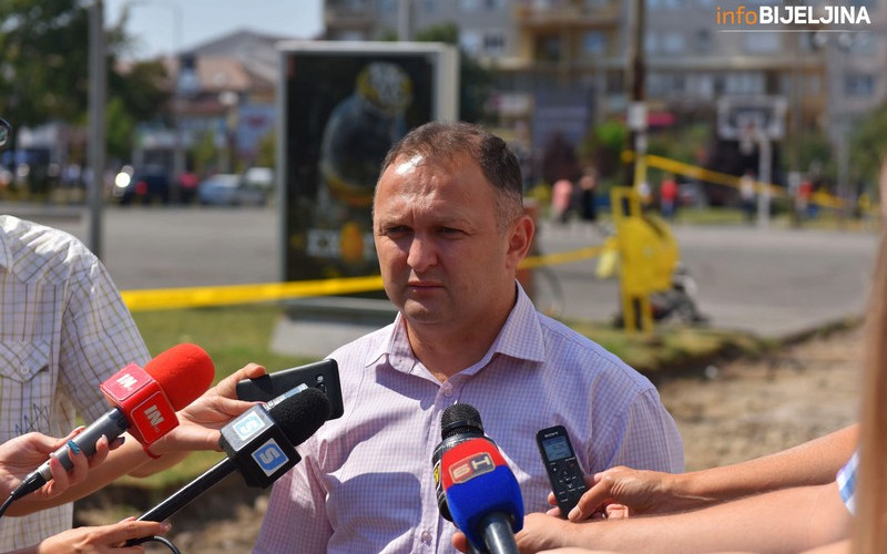 Stojanović ne odgovara zašto nije urađeno ono što je najavljeno