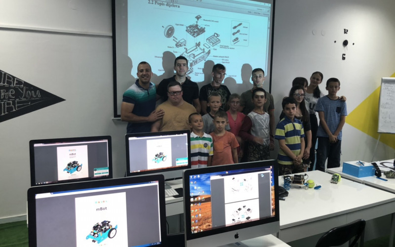 Počela besplatna školica programiranja i robotike za djecu sa posebnim potrebama