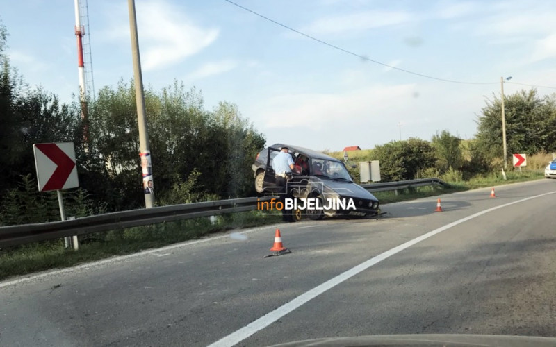 Bijeljina: Golfom završio na bankini