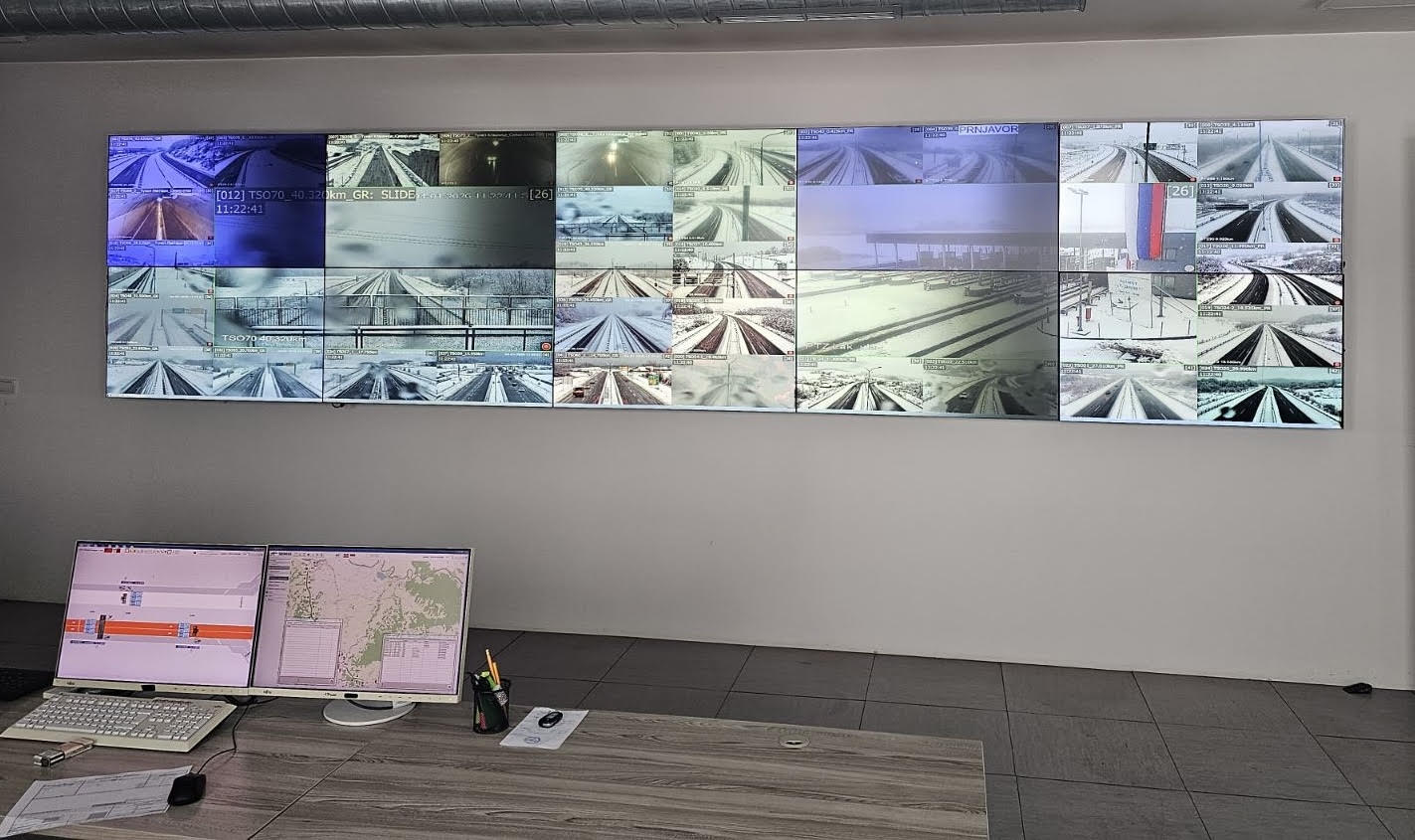 Sve dionice auto-puteva u Republici Srpskoj prohodne: Ekipe zimske službe na terenu (FOTO)