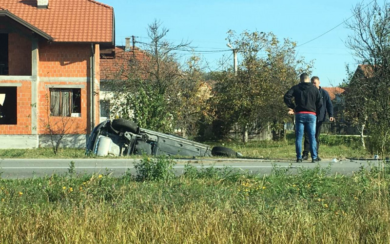 Sudar autobusa i automobila, ima povrijeđenih /FOTO/