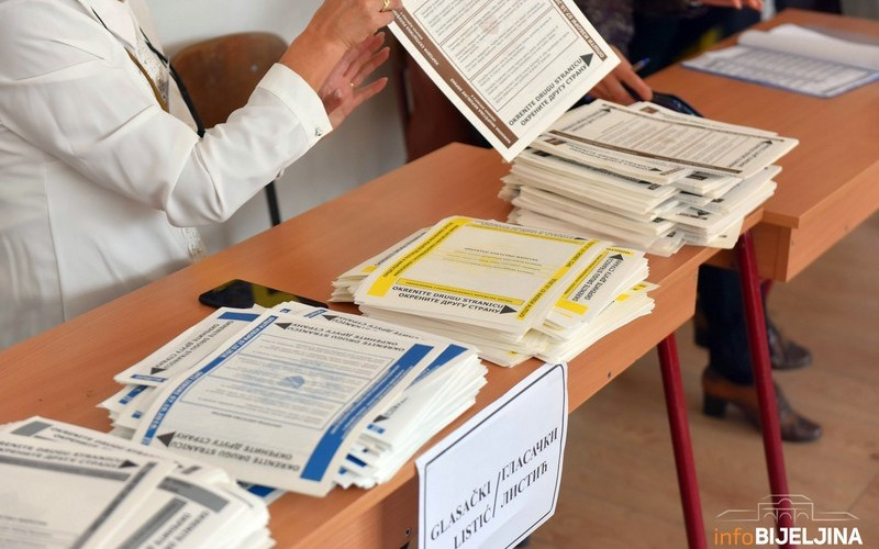 Lopare: Zatvorena sva biračka mjesta, glasalo 60,64 odsto glasača