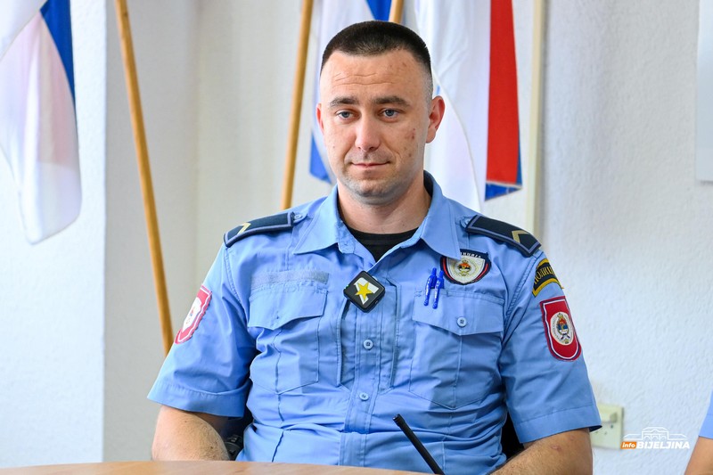 Bijeljinski policajci koji su gasili veliki požar u Semberiji: Razmišljali smo samo da spasimo ljude i imovinu (FOTO)