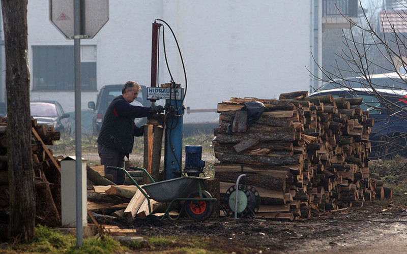 Drva na “kašičicu”, tona peleta poskupila na preko 400 KM
