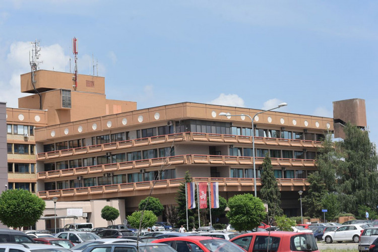 Na UKC RS uspješno odstranjen tumor težak 30 kg