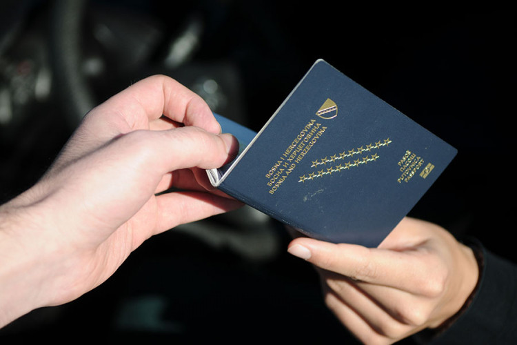 Jedna osoba dnevno se odrekne državljanstva BiH