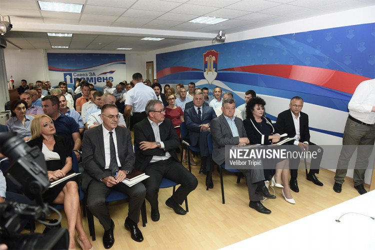 Većina u vrhu SDS-a za razgovore sa SNSD-om