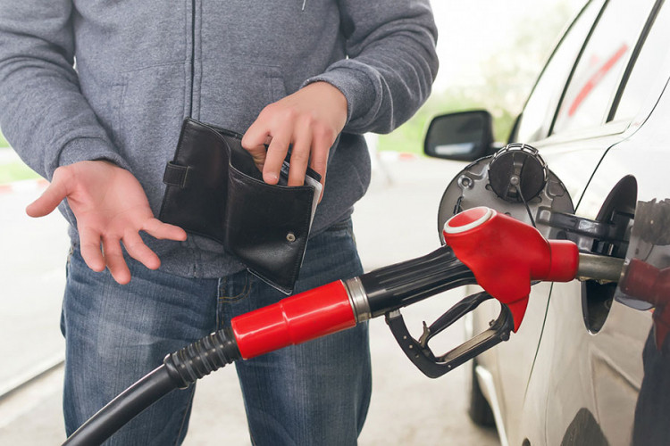 Kako zaustaviti divljanje cijena goriva?