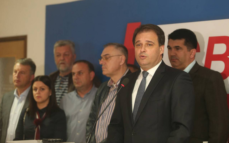 Još nekoliko poslanika SDS planira da napusti stranku