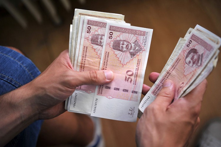 U BiH prosječna plata u septembru 877 KM