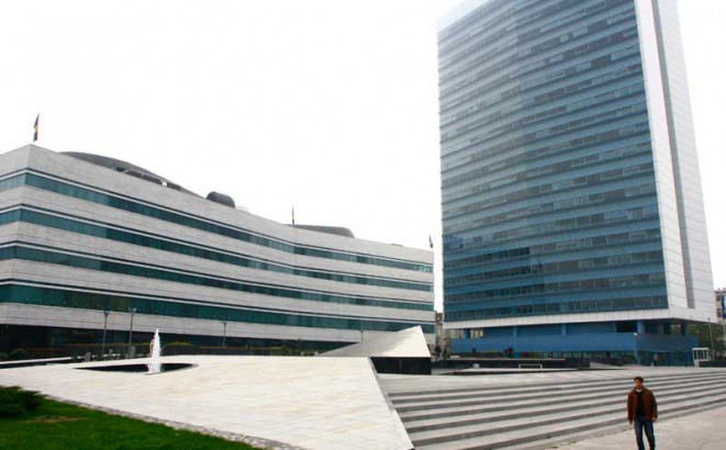 Šefovi ne žele da se zamjeraju službenicima