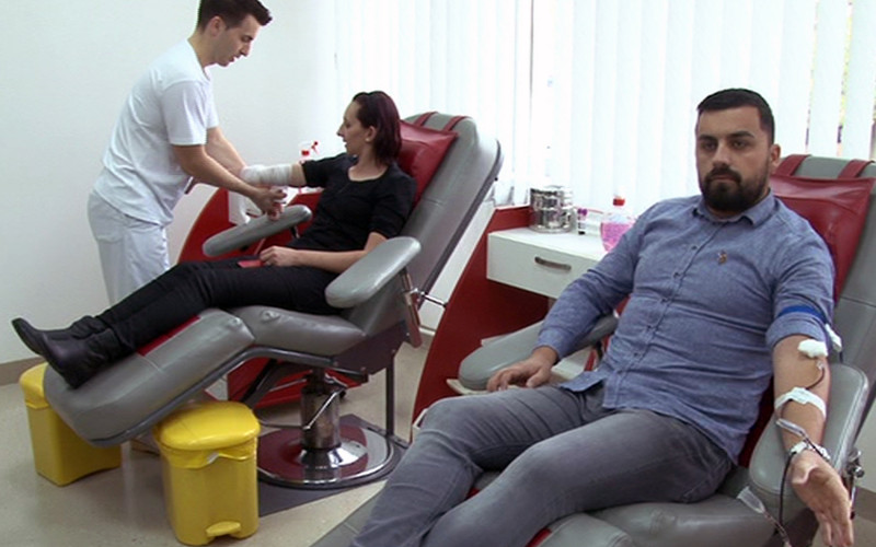 Učenici Ekonomske škole dobrovoljno dali krv