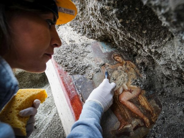 U Pompeji pronađena freska sa erotskom scenom