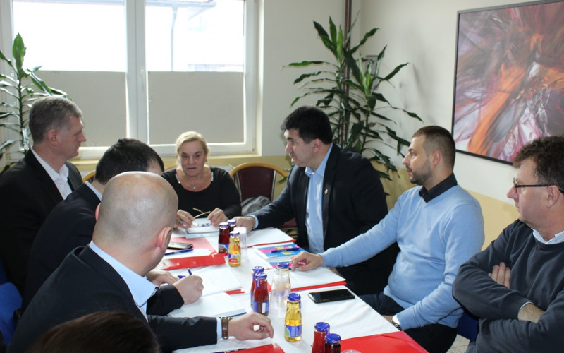 Žene sa invaliditetom prodajnom izložbom obilježile Međunarodni dan invalida u Loparama