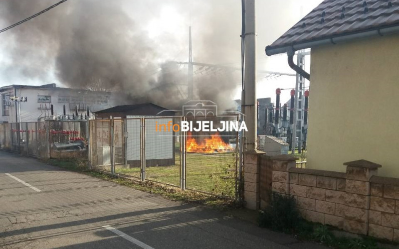 Bijeljina: Gori trafo stanica, veći dio grada bez struje /FOTO/