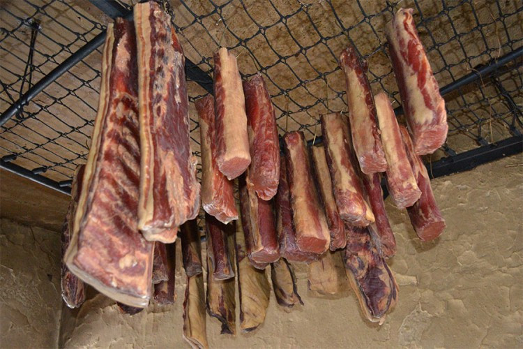 Suvom mesu niko ne može odoljeti