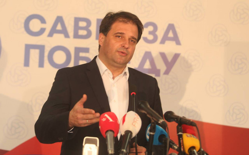 Govedarica: Predlažem Dodiku da nabavi stonu zastavu Srpske, koju mu niko neće moći oduzeti