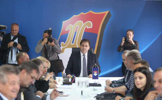 Prebrojavanje u SDS-u, još se ne zna tačan broj članova skupštine