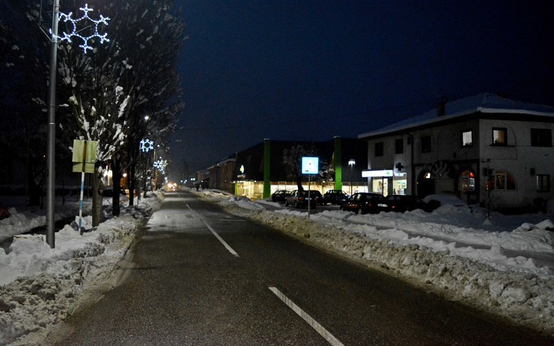 Lopare: Postavljena dekorativna rasvjeta