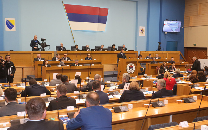 O narodnim parama na brzinu i u sitne sate