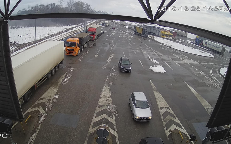 Stanje na graničnim prelazima Rača i Pavlovića most  /FOTO/