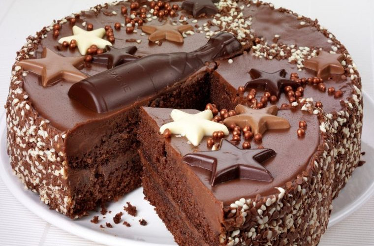Čokoladna zimska torta idealan je izbor za novogodišnje praznike