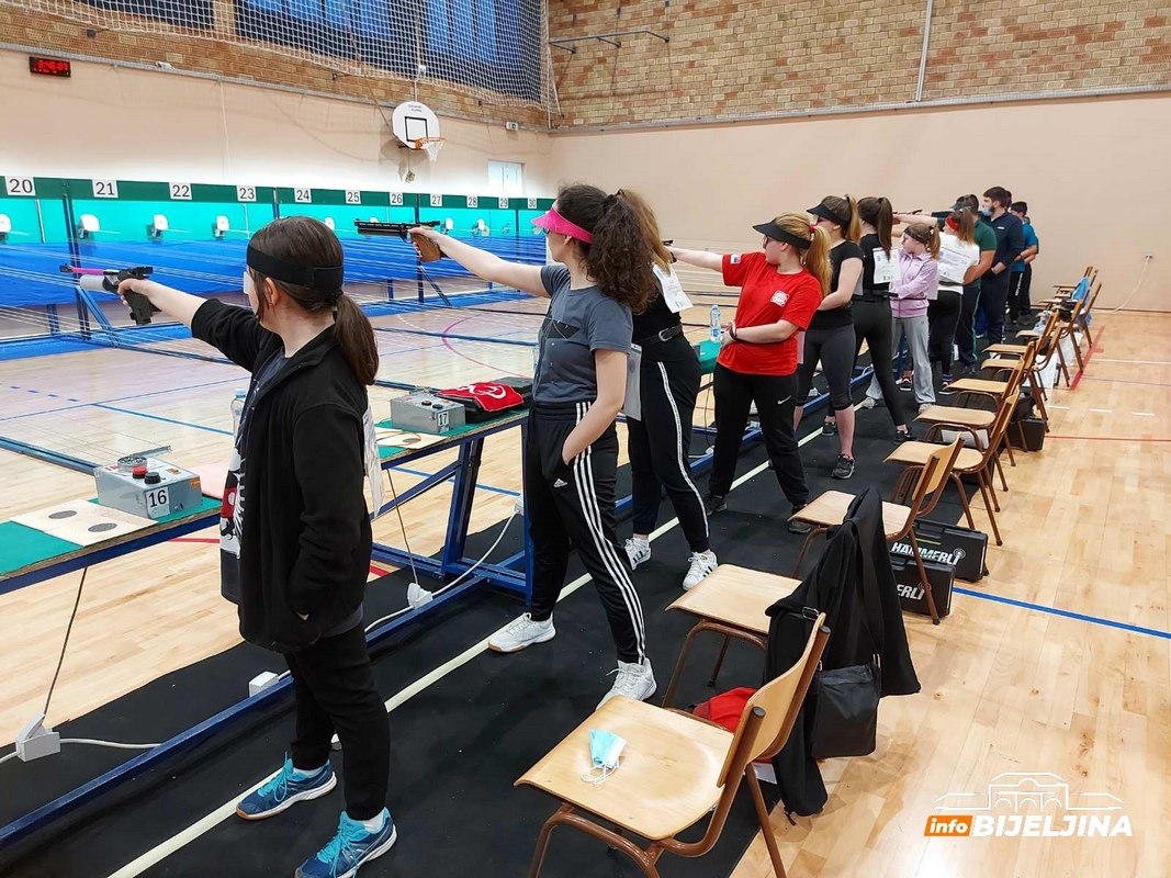 MLADA BIJELJINKA DRŽI 6 REKORDA BIH Sofija Rakić učestvovaće na takmičenju u streljaštvu u Sloveniji