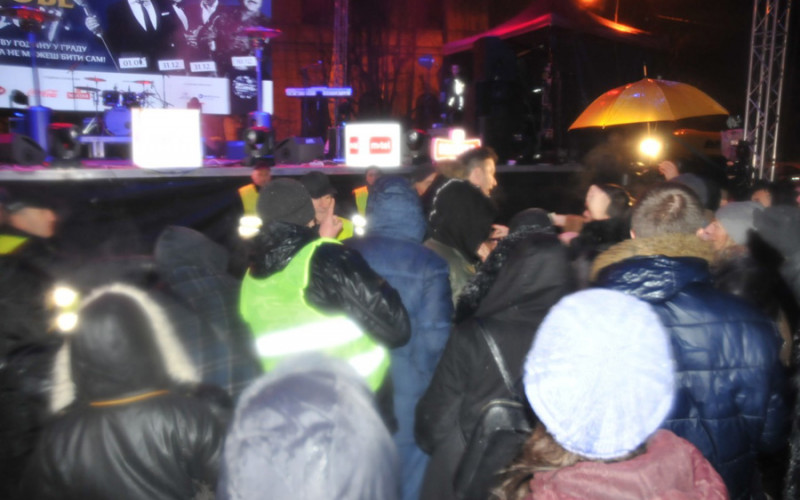 Zbog protesta otkazan koncert Harisa Džinovića u Banjoj Luci