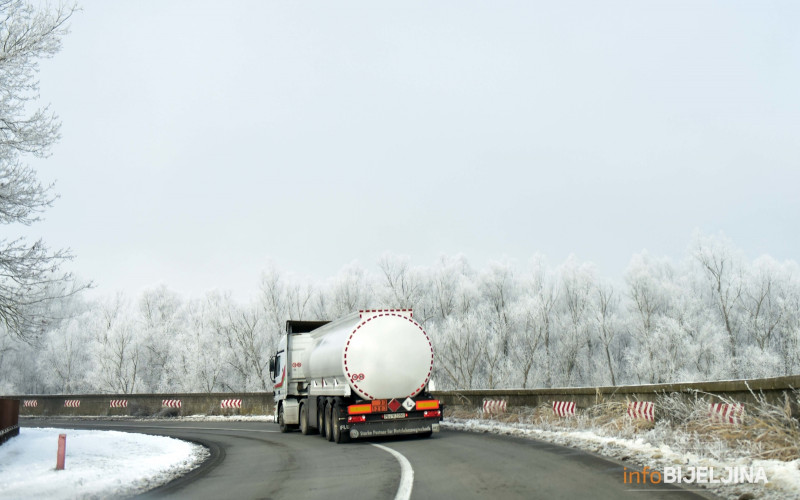 Preko Mliništa neprohodno za sva vozila, a preko Romanije za teretna