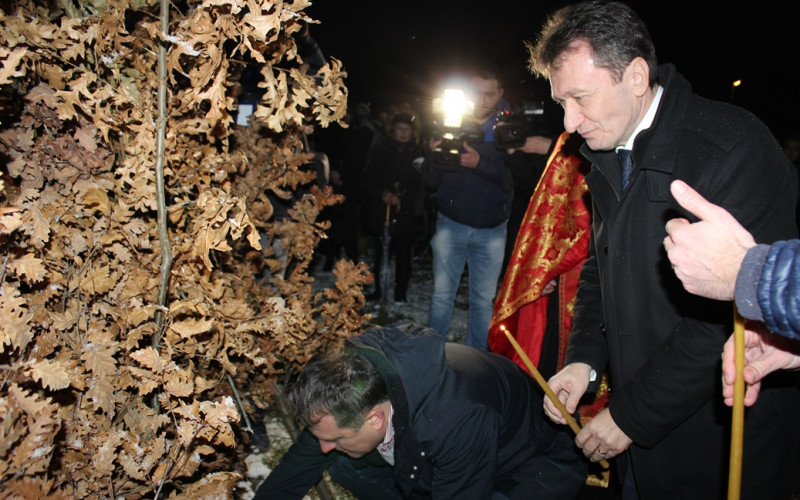 Brojni Ugljevičani na paljenju badnjaka