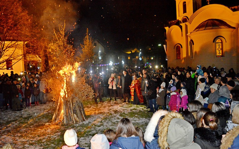 Badnje veče u Loparama /FOTO/