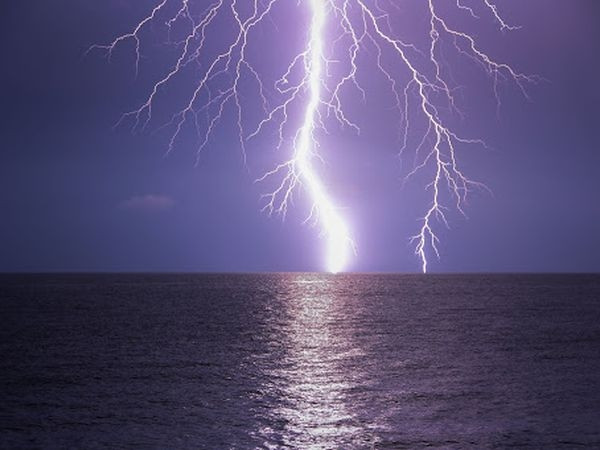 Zašto grom ne ubija ribe ispod površine vode?