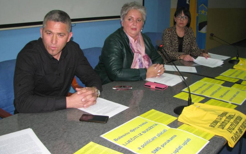 Djecu liječiti iz budžeta, političare plaćati SMS-om