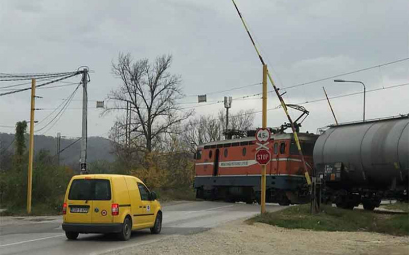 Migranti opljačkali putnike, pa zaustavili voz i pobjegli