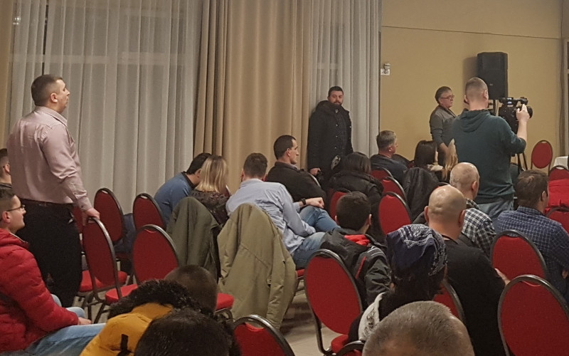 Bijeljina – Verbalni incident na tribini Ivana Pernara
